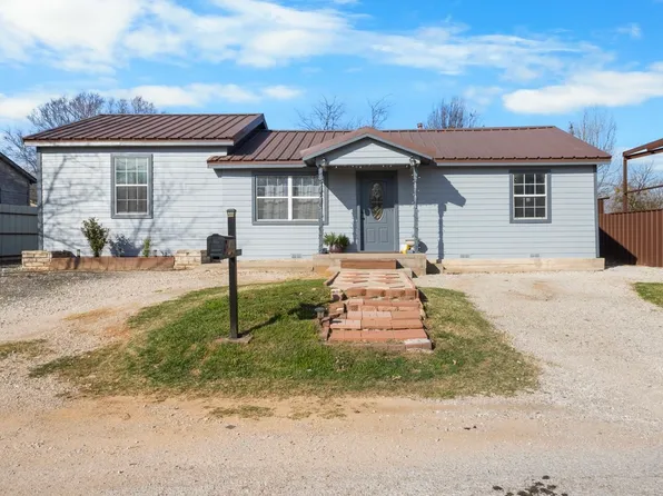 1409 18th St, Bridgeport, TX 76426