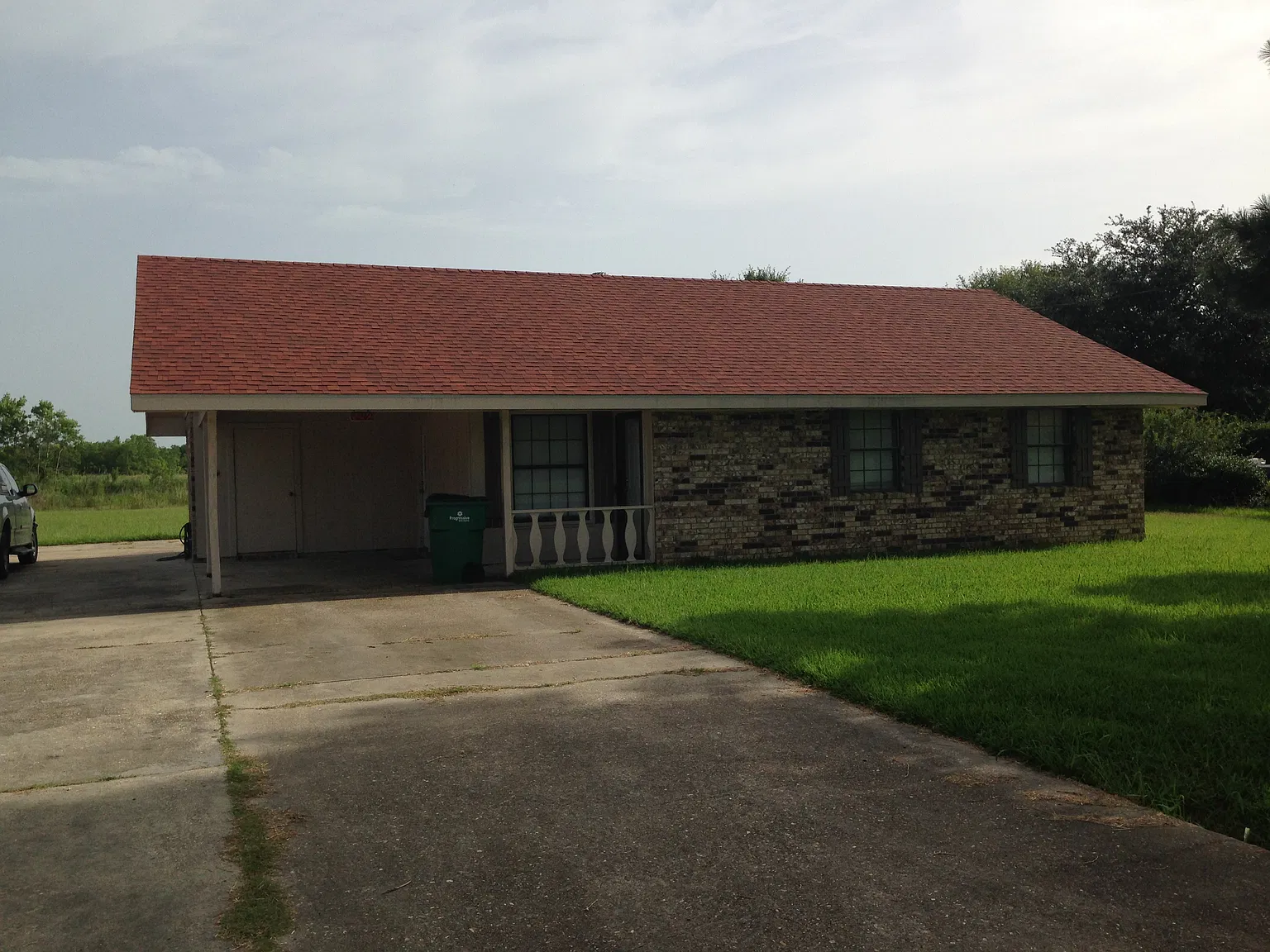3 bed, $1,000 — Photo 1