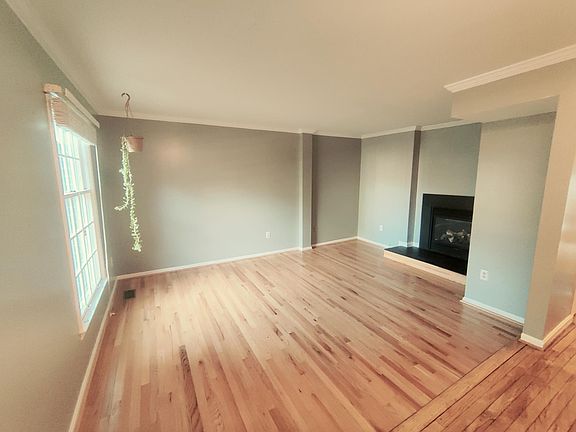 2nd image of 10618 Railroad Ct