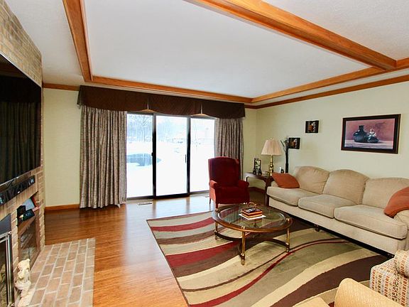 4th image of 1411 Willowood Way