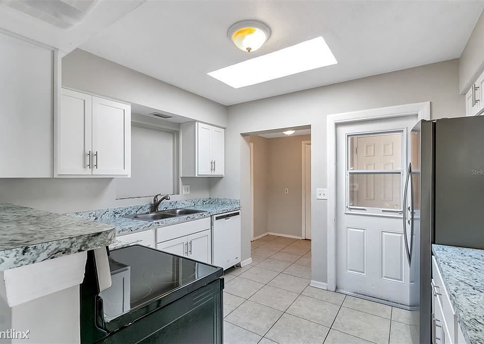 1st image of 2248R Elsinore Ave