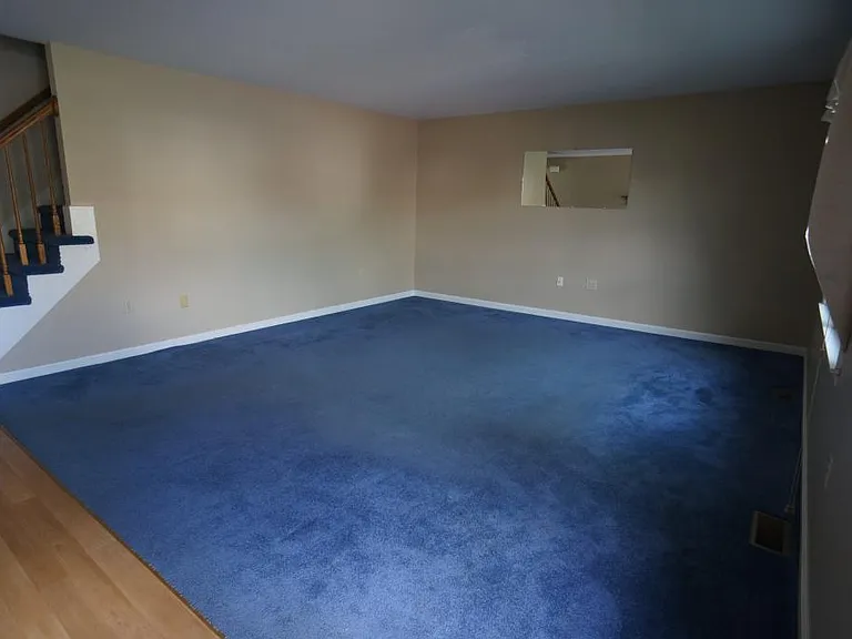 99 Lee Ann Ct — Photo 2