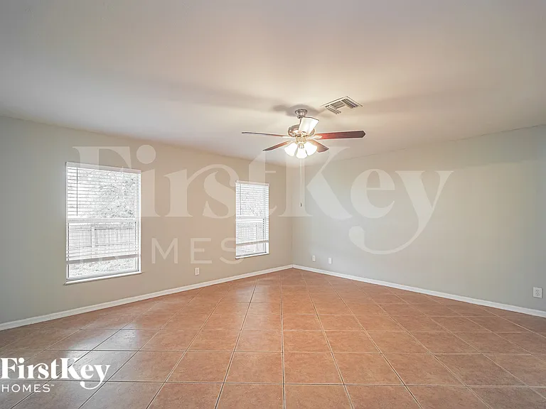 2731 SW 2nd Ln — Photo 12