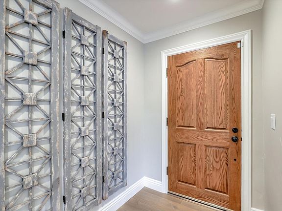 3rd image of 1165 Doralee Way