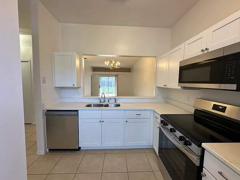 4046 Bonnie Dr — Photo 5