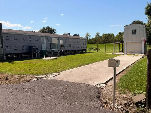 118 W 4th St, Larose, LA 70373