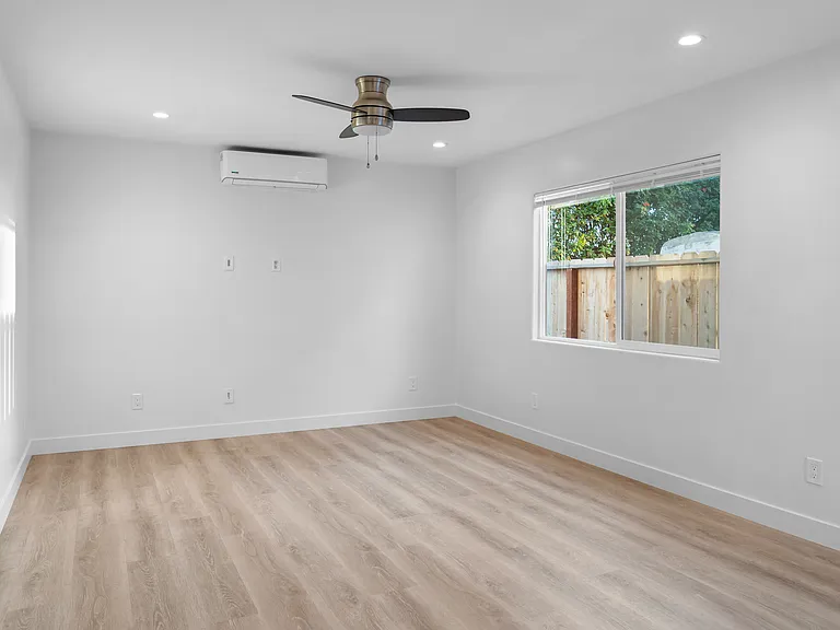 1501 California St — Photo 4