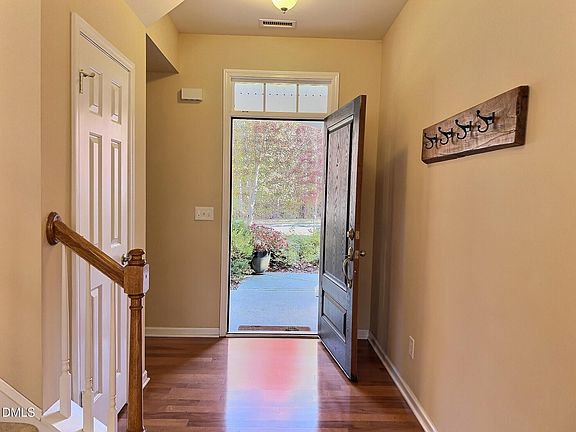 4th image of 610 Ashburn Ln