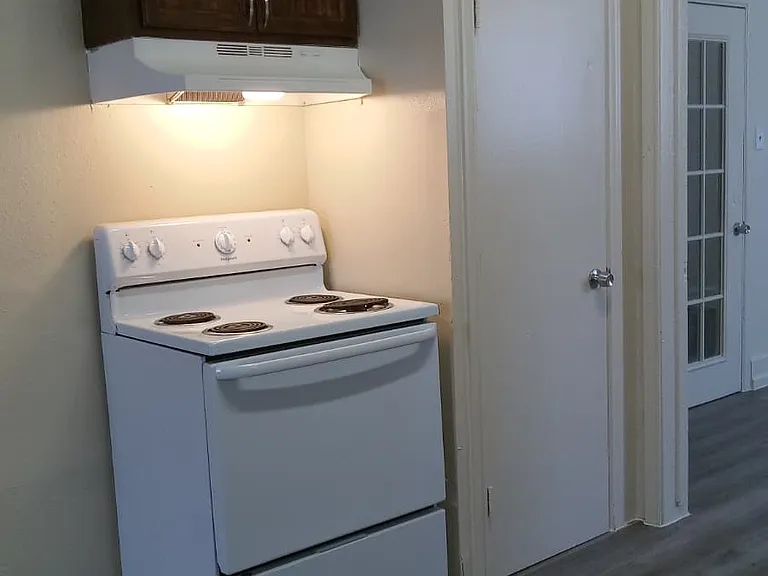 204 S Hackberry St #B — Photo 26