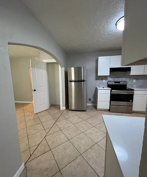 1205 W Wrenway Ave — Photo 6
