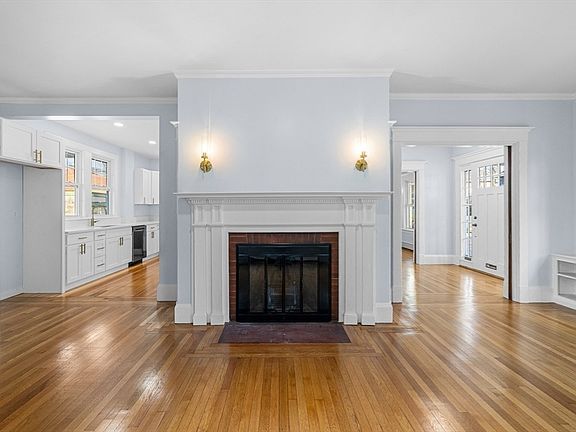 2nd image of 303 Maple St