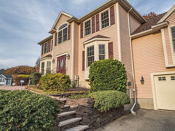 4th image of 60 Fiorenza Dr