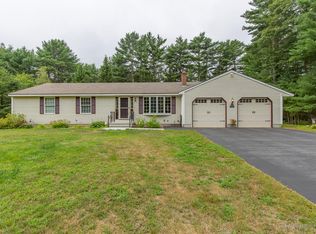 12 Jeanne Dr, Topsham, ME 04086