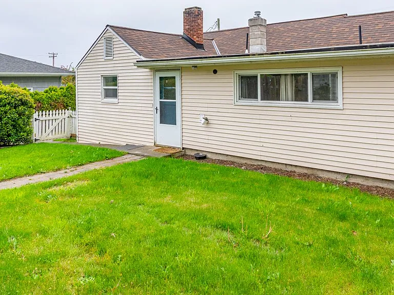 1190 SE 9th Ave — Photo 13