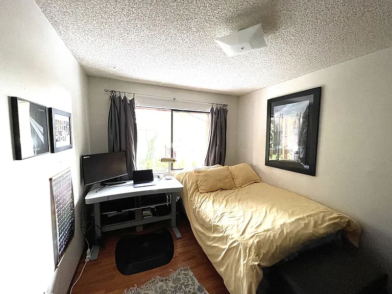 1303 NE 195th St — Photo 14