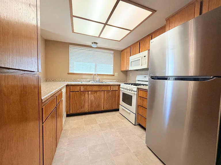 468 Park Place Dr — Photo 6