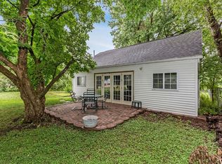 7110 Oliver Smith Dr, Urbandale, IA 50322