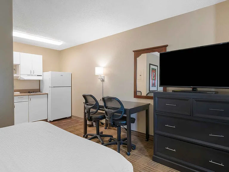 Studio Suite - 1 Queen Bed