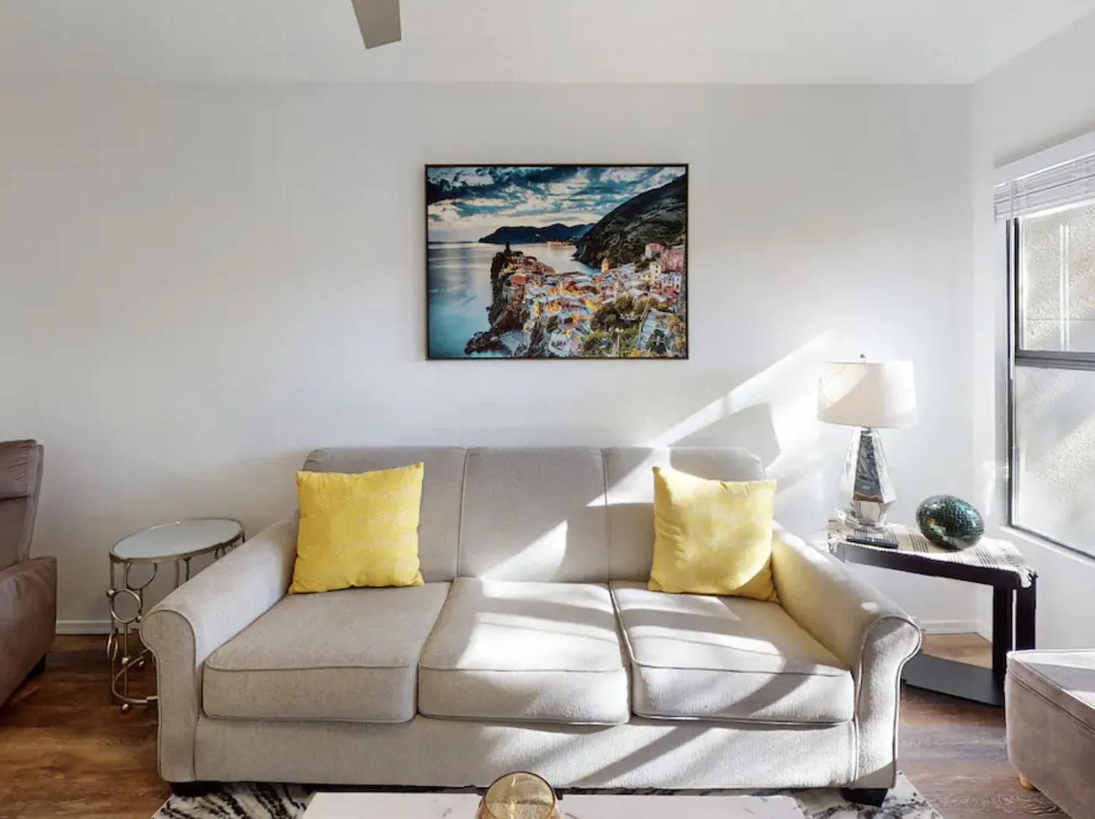 2 bed, 907 sqft, $1,800 — Photo 4