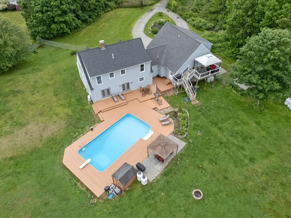 893 River Road, Windham, ME 04062