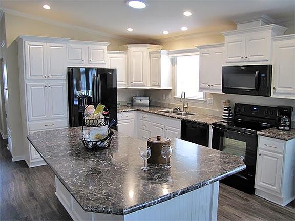 5th image of 3858 Sabal Dr