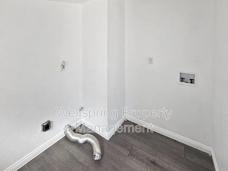327 W Haloid Ave — Photo 7