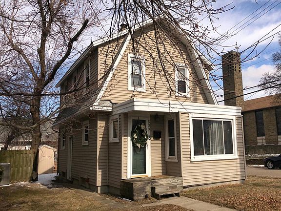 3rd image of 533 E Mount Hope Ave