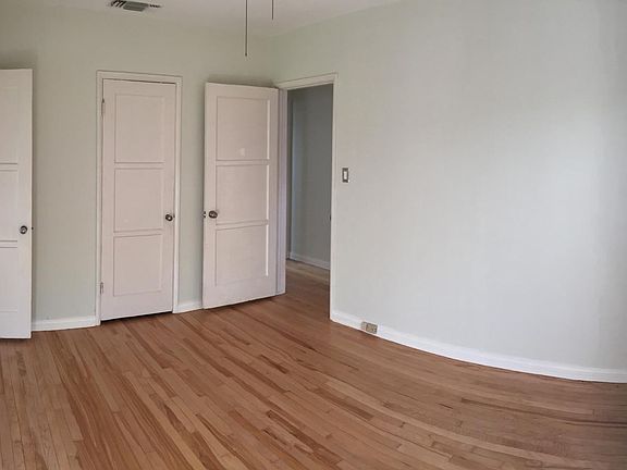 4th image of 4182 Lincoln Ave