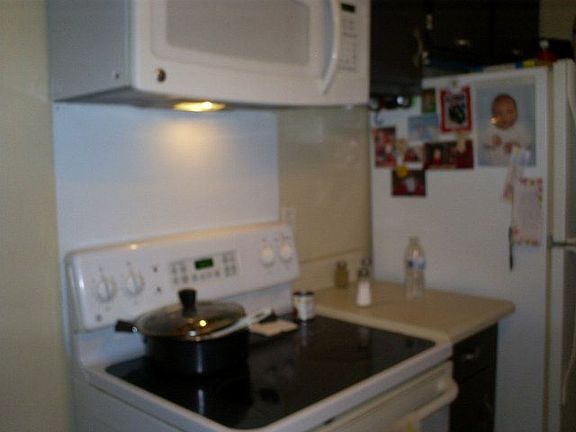 5th image of 104 Cole St