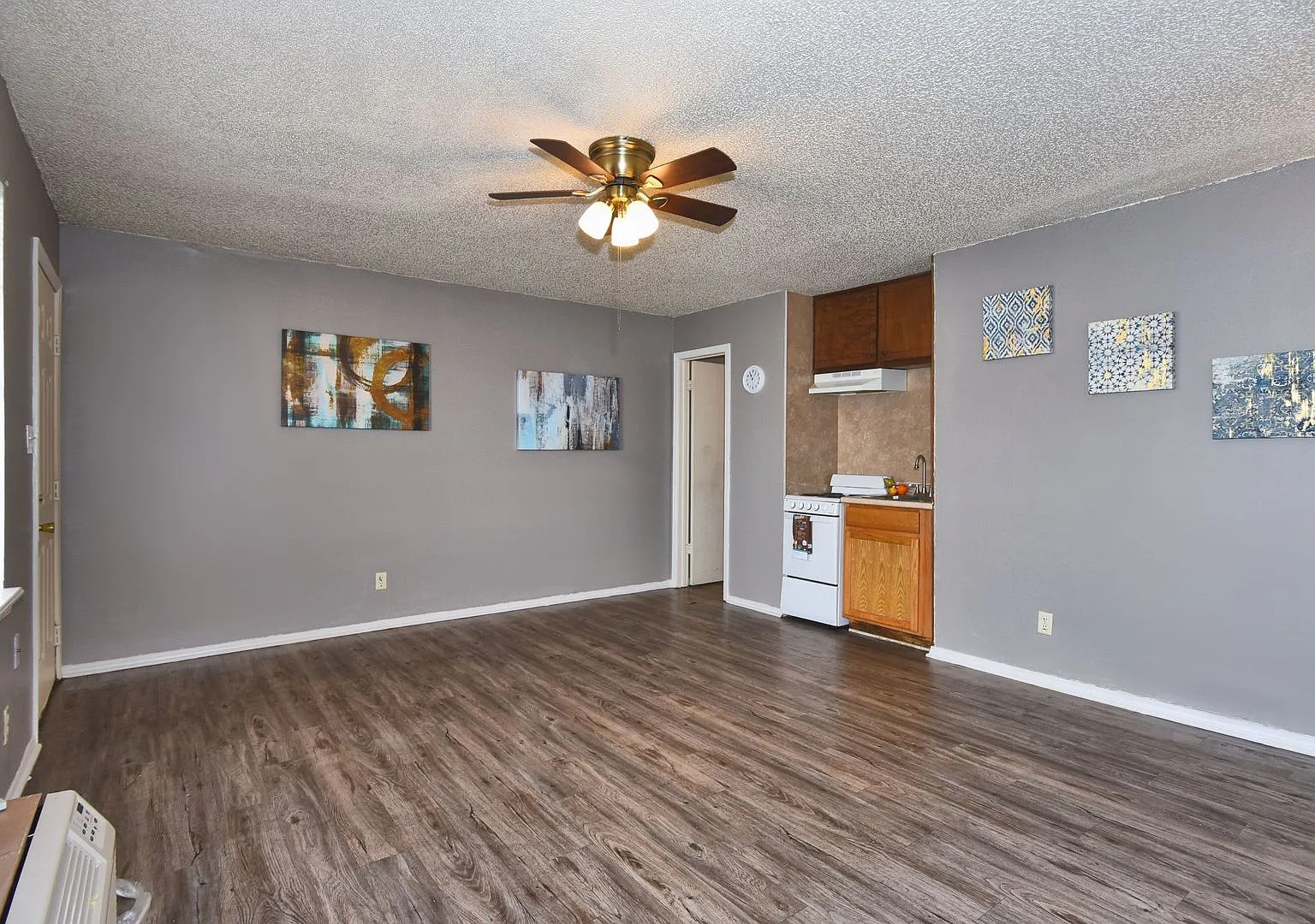 South Point Apartments — Photo 4