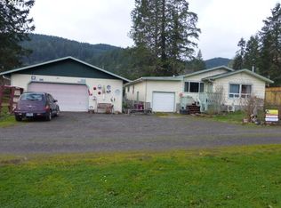 176 Spicer St, Elkton, OR 97436