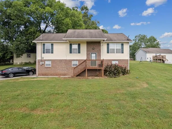 320 Ironwood Dr, Kodak, TN 37764