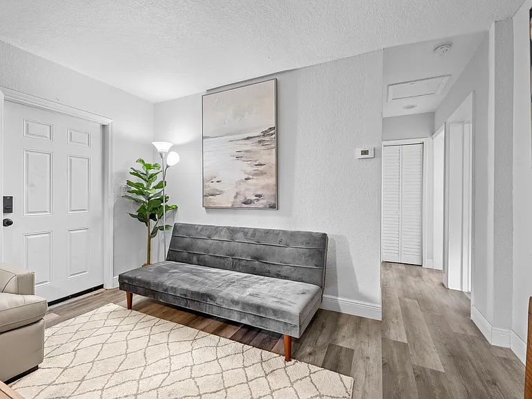 1208 NE 5th Ave #3 — Photo 11