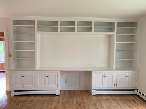 Built-in Book Shelf / TV Cabinet