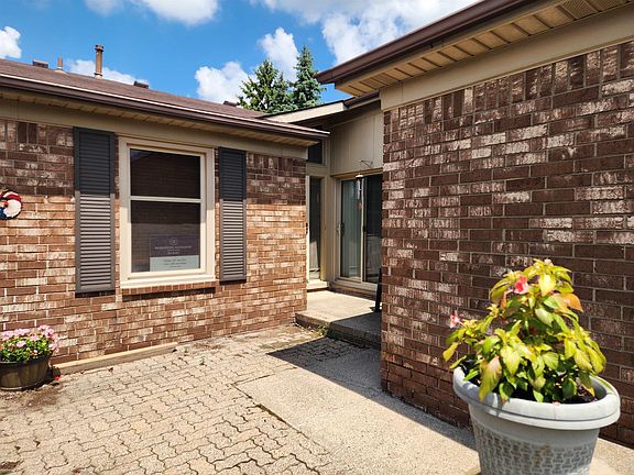 2nd image of 49860 Potomac Ct #126