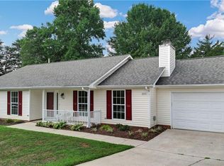 592 River Glen Ct, Greensboro, NC 27455