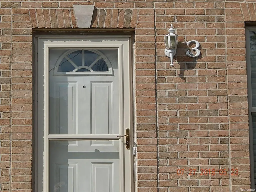 2 bed, 1.5 bath, 1156 sqft, $1,500 — Photo 3