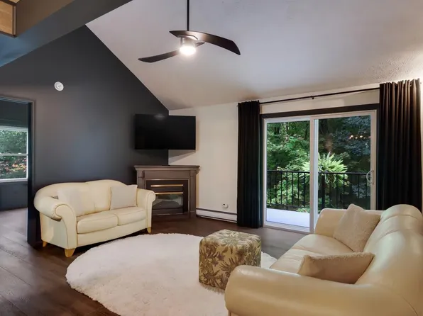 4250 Mitchell Creek Dr Unit G6, Traverse City, MI 49686