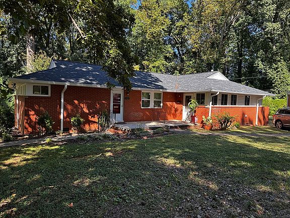 2nd image of 3132 Marlborough Rd