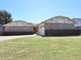 212 Springridge Ln, Euless, TX 76039