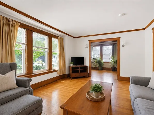 157 Elm St, Somerville, MA 02144