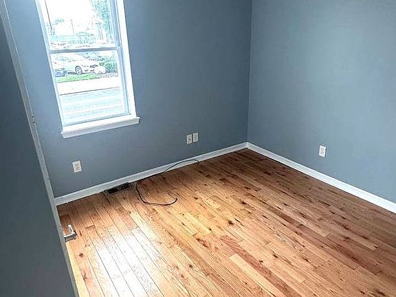 5th image of 5578 Ludlow St #1