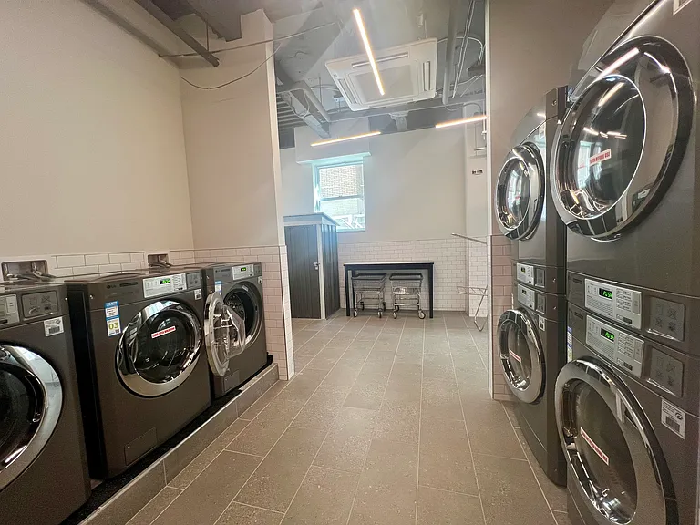 991 Saint Johns Pl #3G — Photo 9