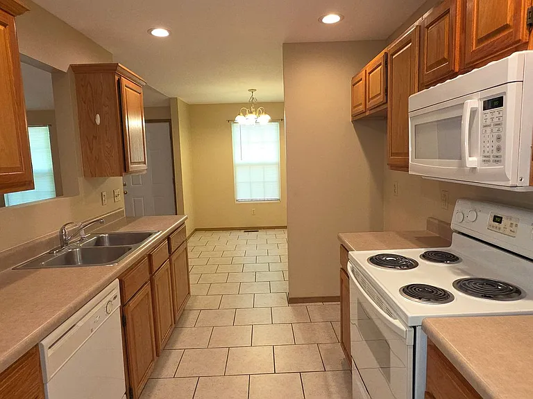 1049 S Missouri Ave — Photo 7