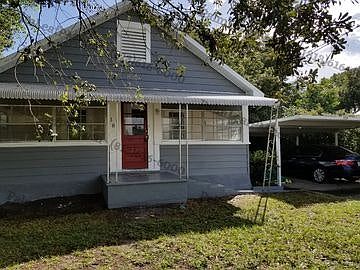 2nd image of 118 SE Avenue D SE