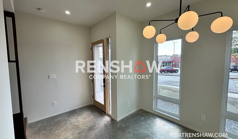 42 Angelus St — Photo 3