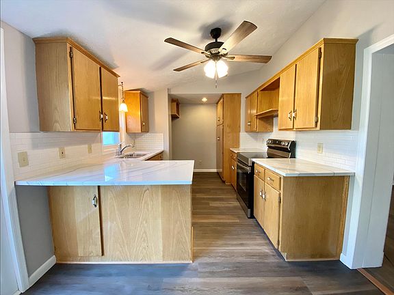 3rd image of 106 N Linn St #1