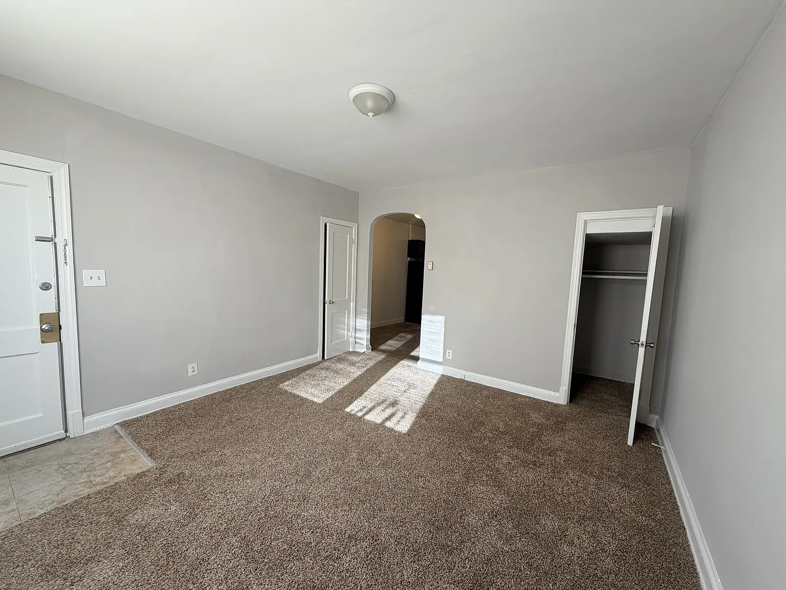 1 bed, 700 sqft, $1,298 — Photo 2