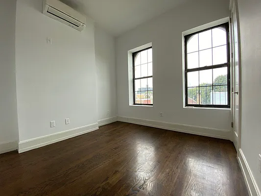 Rented by Lofts and Flats LLC | media 10