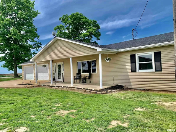 992 Blackburn Rd, Winchester, IL 62694